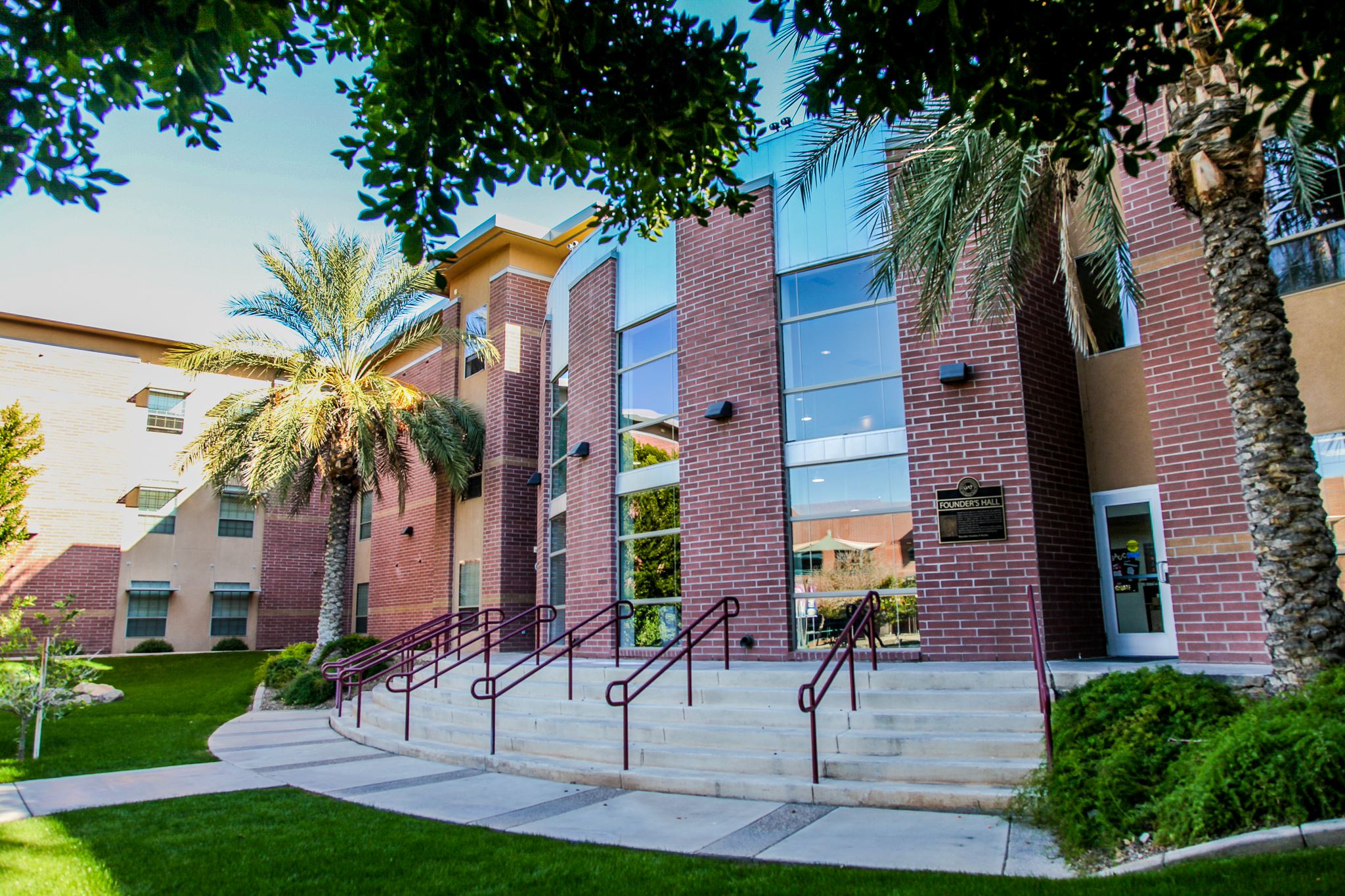 university of advancing technology review